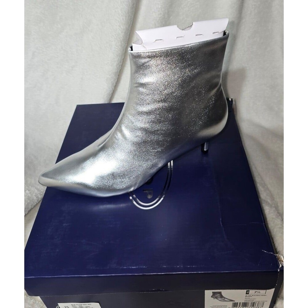 New Scoop Silver Mini Heel Boots sz 7.5